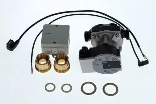 Pumpe von Bosch mit zugehörigem Steuergerät, zwei Messinganschlüssen, Dichtungsringen und elektrischen Anschlüssen.